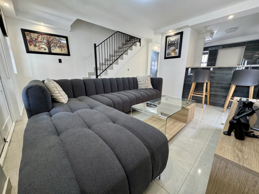 To Let 2 Bedroom Property for Rent in Parklands Western Cape